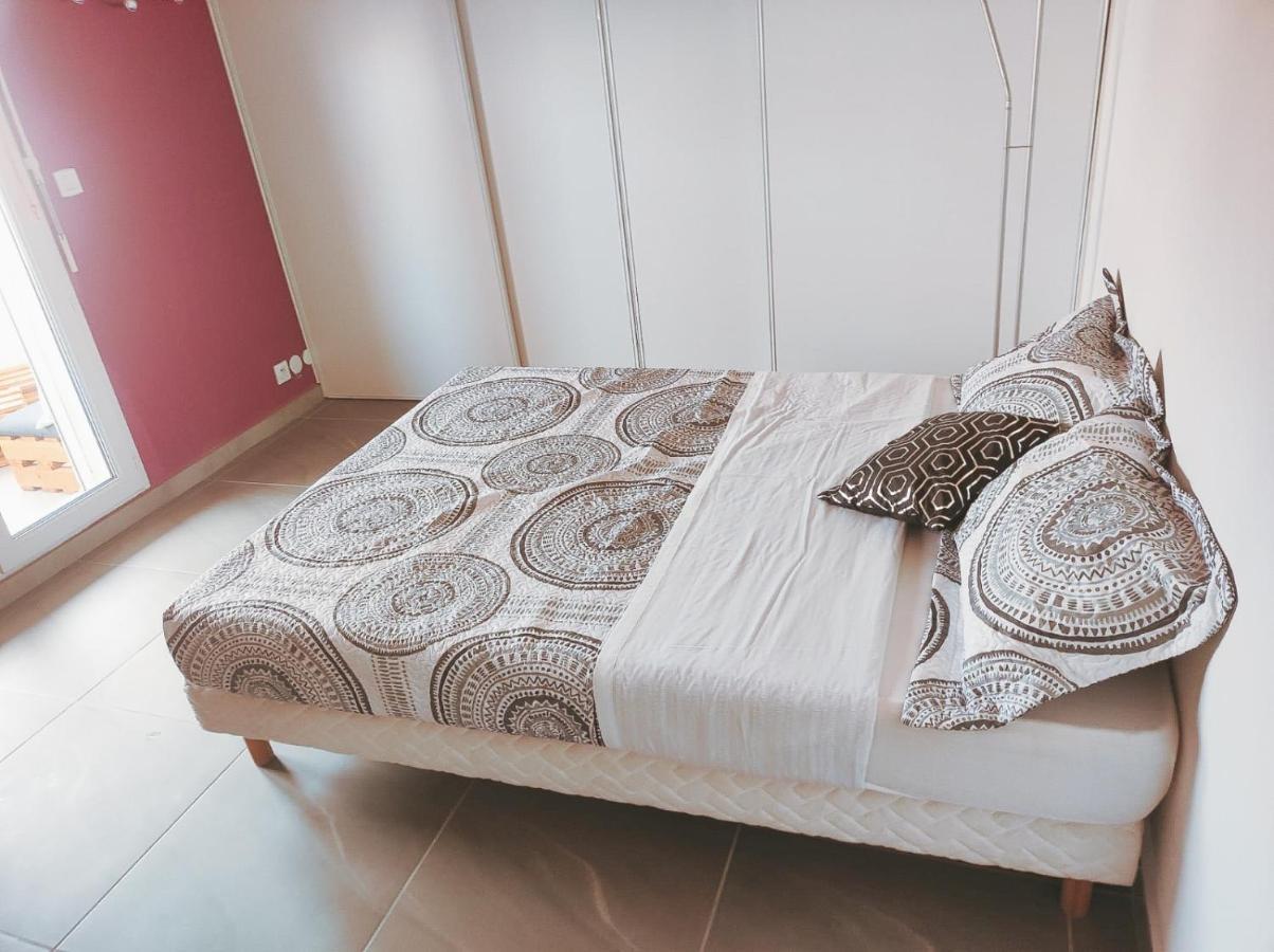 Joli appartement 6 couchages à 10mn de la Mer Theza Esterno foto